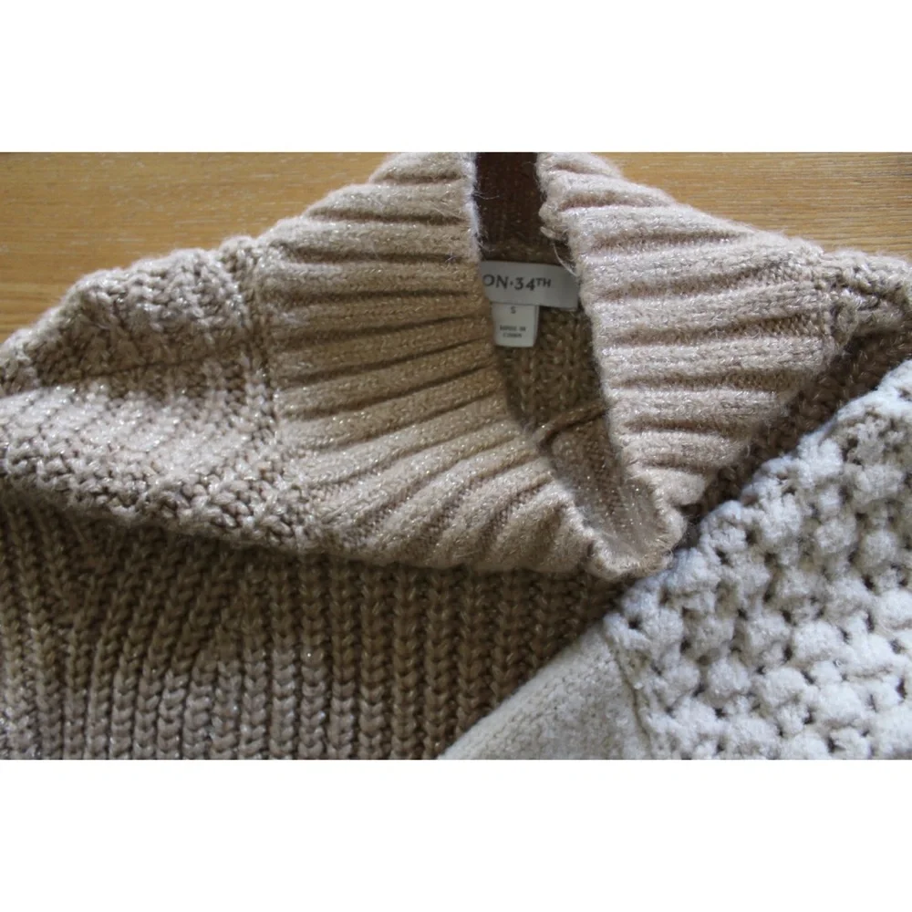 Women’s (2) piece Knitted Sweater Bundle Lot Small Preowned - Picture 4 of 7